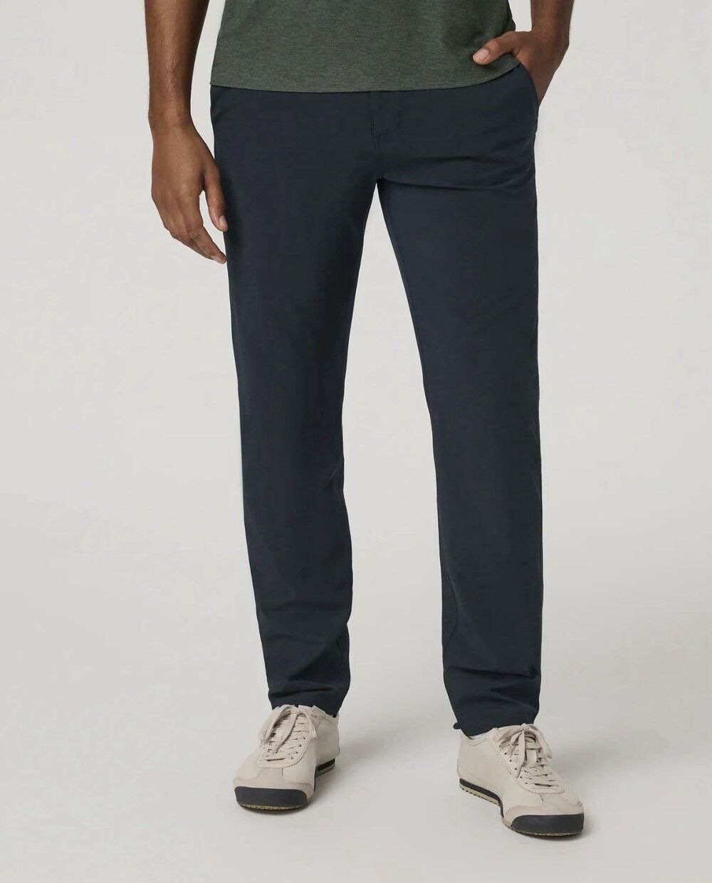 Vuori Aim Pant Mens 31 Slate Blue Grey Performance Stretch Golf Travel Chino EUC